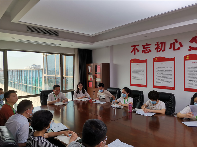 2.黨支部參與選題論證，強化導向作用，將黨建工作融入主題出版工作、營(yíng)銷(xiāo)宣傳工作和風(fēng)險排查工作中.jpg