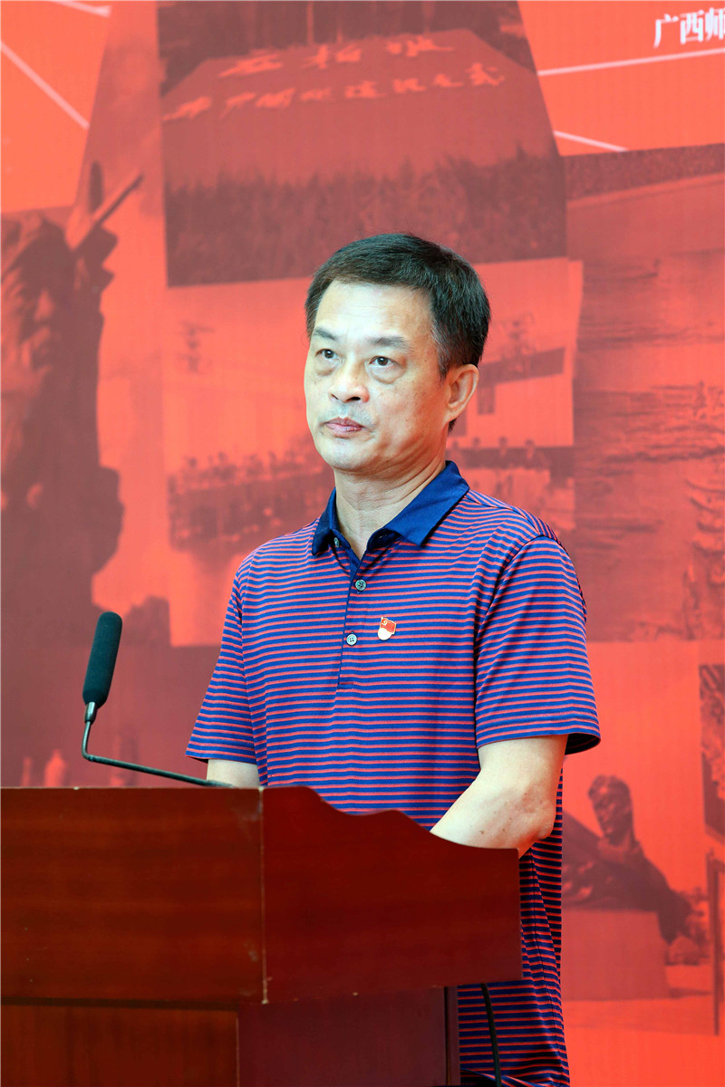 中國攝影家協(xié)會(huì )理事、廣西攝影家協(xié)會(huì )主席施興良致辭（賴(lài)志文攝）.jpg