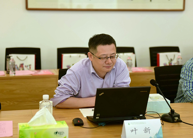 季羨林研究專(zhuān)家，北京印刷學(xué)院新聞出版學(xué)院編輯出版系教授、博士，中國編輯學(xué)會(huì )理事葉新發(fā)言（廖茹畫(huà)攝）.jpg
