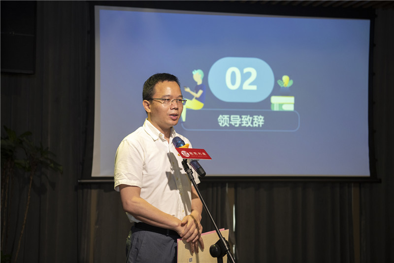 廣西師范大學(xué)出版社集團有限公司黨委副書(shū)記、總編輯湯文輝致辭（攝影：李顯楊）.jpg